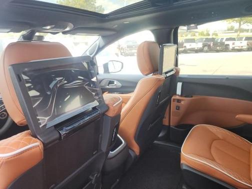 2026 Chrysler Pacifica Pinnacle