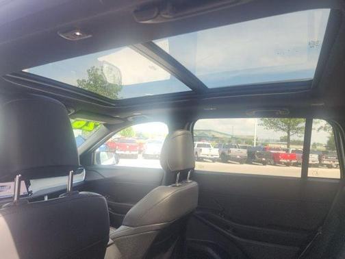 Bright White Clearcoat 2026 Jeep Cherokee LAREDO/LIMITED