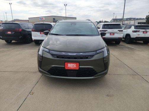 Olive Green Pearlcoat 2027 Chrysler Pacifica LIMITED