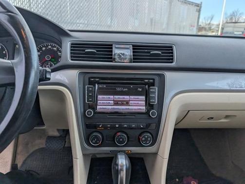 2015 Volkswagen Passat 1.8T Limited Edition