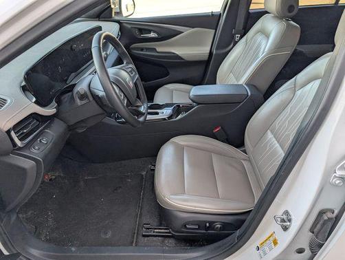 White Frost Tri-Coat 2024 Buick Envista Avenir