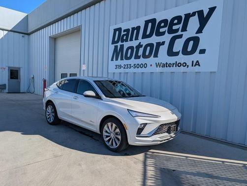 White Frost Tri-Coat 2024 Buick Envista Avenir