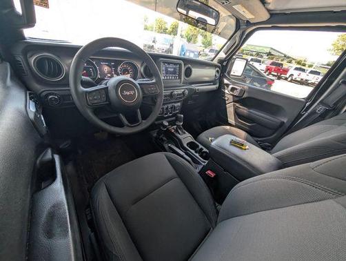 Black Clearcoat 2023 Jeep Gladiator Sport
