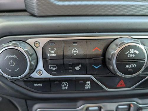 Black Clearcoat 2023 Jeep Gladiator Sport