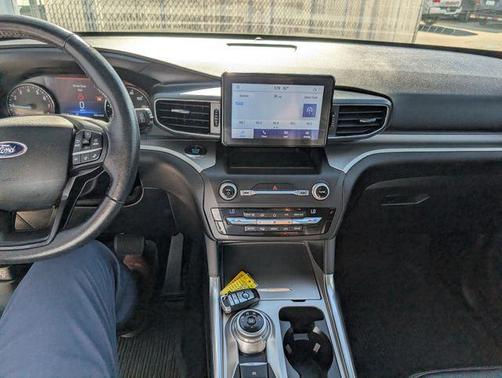 Magnetic 2020 Ford Explorer XLT