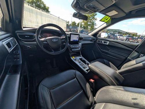 Magnetic 2020 Ford Explorer XLT