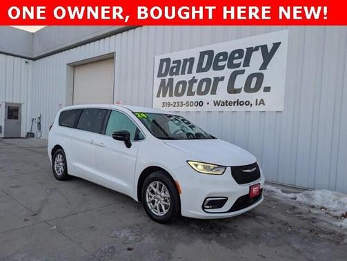 2024 Chrysler Pacifica Touring-L