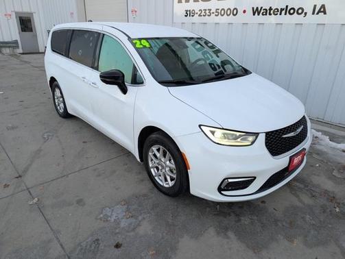 2024 Chrysler Pacifica Touring-L