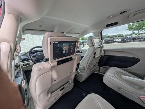 2019 Chrysler Pacifica Touring-L Plus
