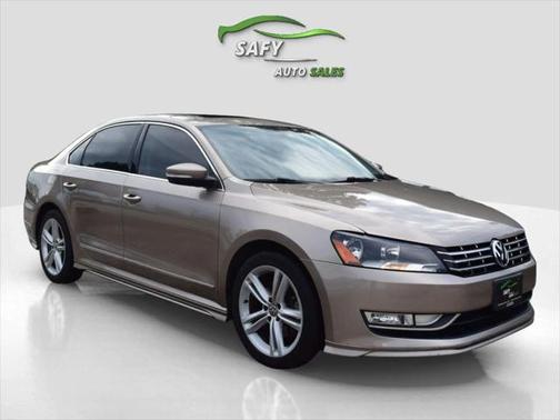 2015 Volkswagen Passat 3.6L V6 DSG SEL Premium