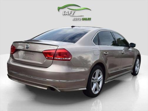 2015 Volkswagen Passat 3.6L V6 DSG SEL Premium