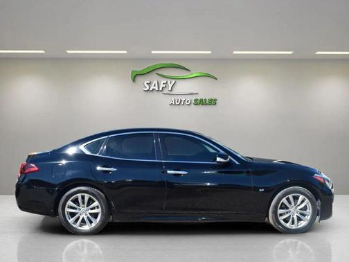 2015 INFINITI Q70 3.7