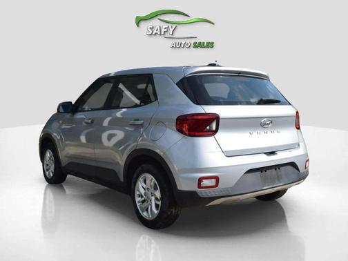 2021 Hyundai VENUE SE
