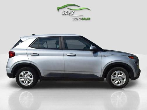 2021 Hyundai VENUE SE