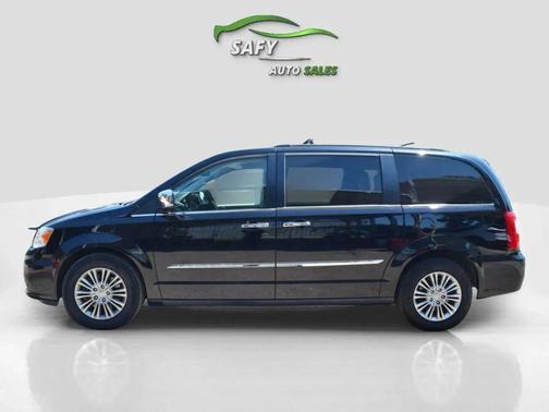 2015 Chrysler Town & Country Touring-L