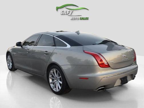 2013 Jaguar XJ Base