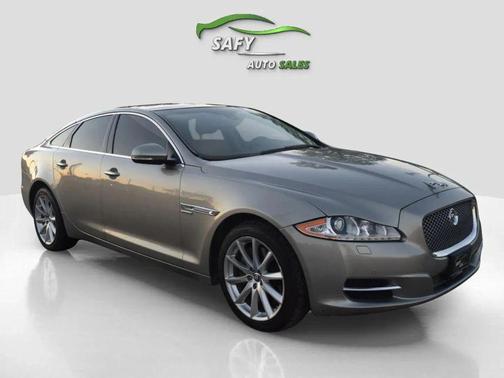 2013 Jaguar XJ Base