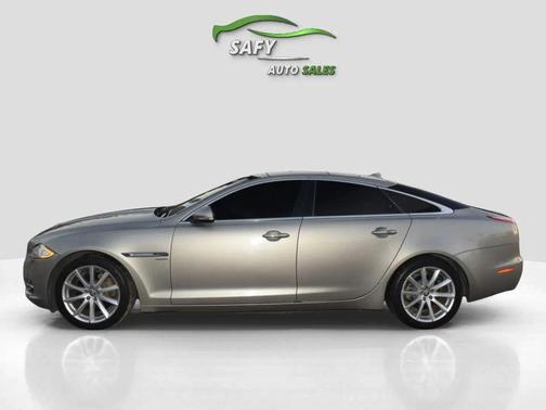 2013 Jaguar XJ Base