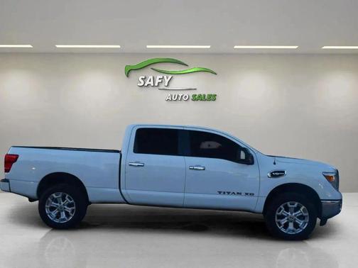2017 Nissan Titan XD SV