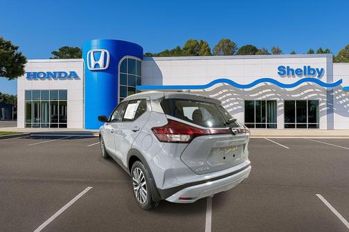 2023 Nissan Kicks SV