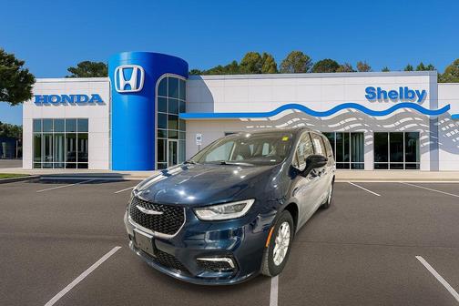 2024 Chrysler Pacifica Touring L