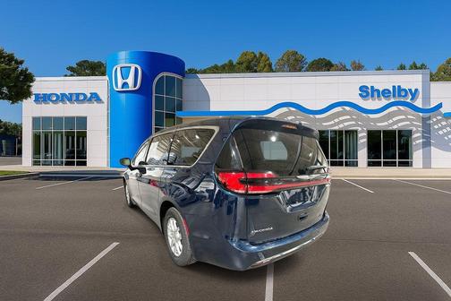 2024 Chrysler Pacifica Touring L