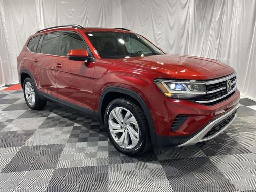 Red Metallic 2023 Volkswagen Atlas 3.6L SE w/Technology