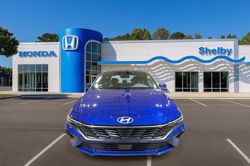 2025 Hyundai ELANTRA SEL