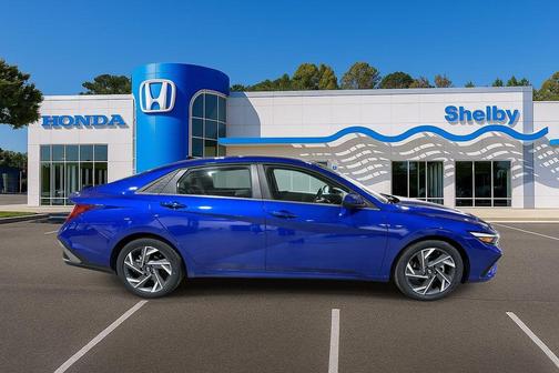 2025 Hyundai ELANTRA SEL