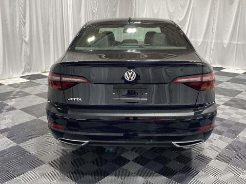 Deep Black 2019 Volkswagen Jetta 1.4T R-Line