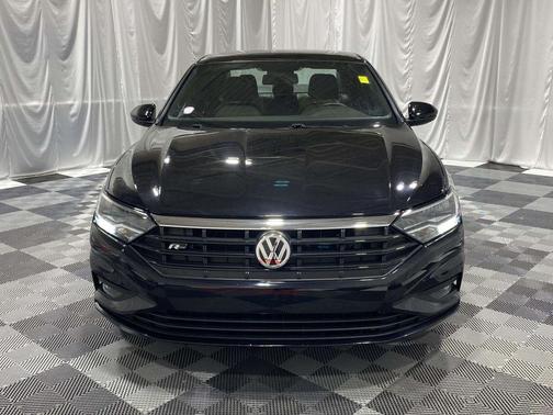 Deep Black 2019 Volkswagen Jetta 1.4T R-Line