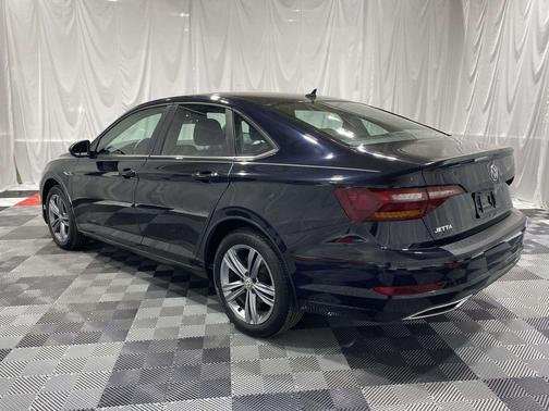 Deep Black 2019 Volkswagen Jetta 1.4T R-Line