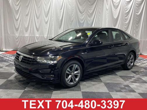 Deep Black 2019 Volkswagen Jetta 1.4T R-Line
