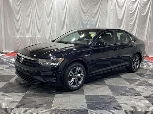 Deep Black 2019 Volkswagen Jetta 1.4T R-Line