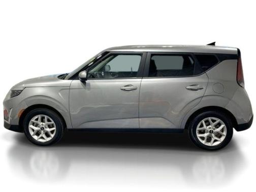 Steel Gray 2024 Kia Soul LX