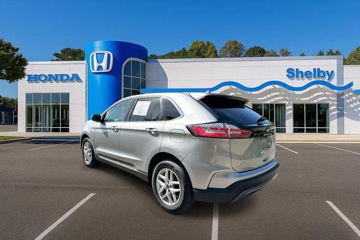 ICONIC SILVER 2024 Ford Edge SEL