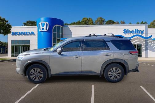 2022 Nissan Pathfinder SV 4WD