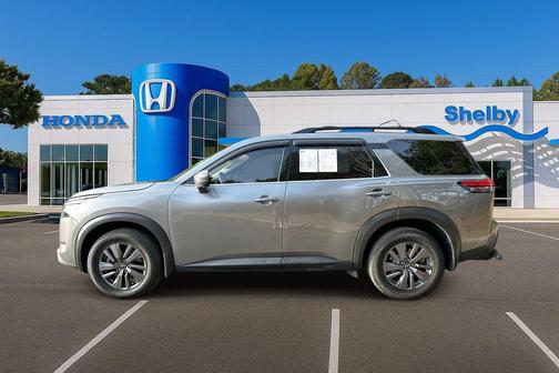 2022 Nissan Pathfinder SV 4WD