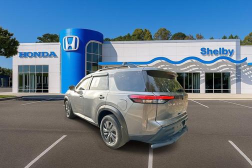 2022 Nissan Pathfinder SV 4WD