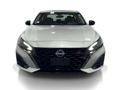 Brilliant Silver Metallic 2023 Nissan Altima SR FWD
