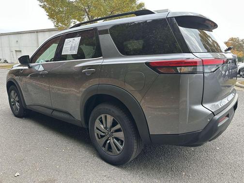 2025 Nissan Pathfinder SV 4WD