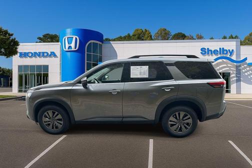 2025 Nissan Pathfinder SV 4WD