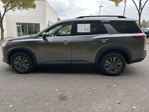 2025 Nissan Pathfinder SV 4WD