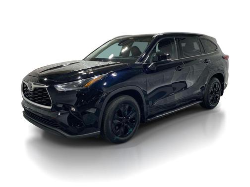 Midnight Black Metallic 2022 Toyota Highlander XLE