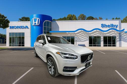 2018 Volvo XC90 T5 Momentum