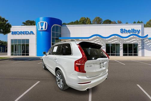 2018 Volvo XC90 T5 Momentum