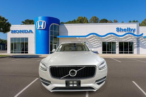 2018 Volvo XC90 T5 Momentum