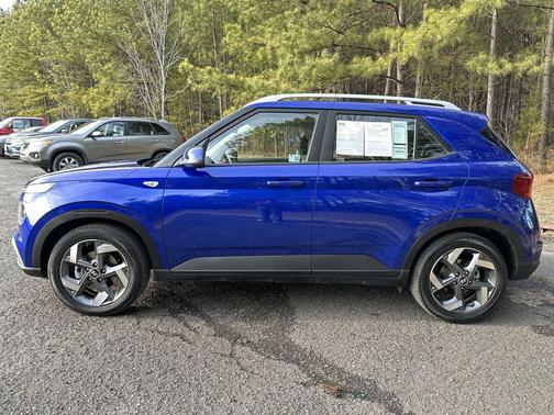 2025 Hyundai VENUE SEL