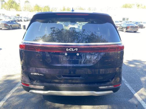Deep Chroma Blue 2024 Kia Carnival LX