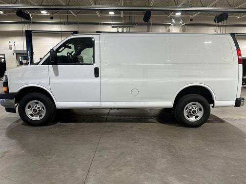 2024 GMC Savana 2500 Work Van